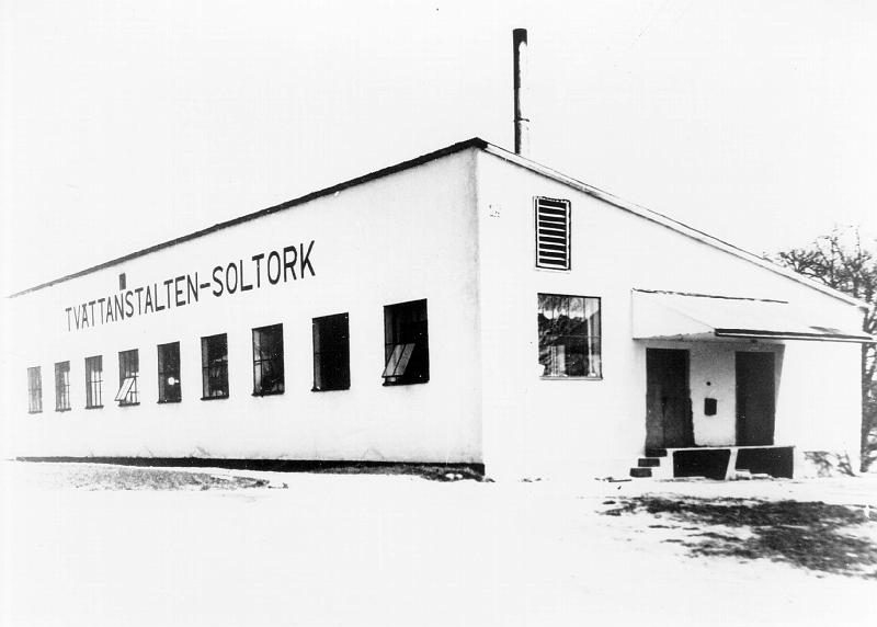 436.JPG - Senare delen av 1930-taletTvättanstalten Soltork från nordväst.